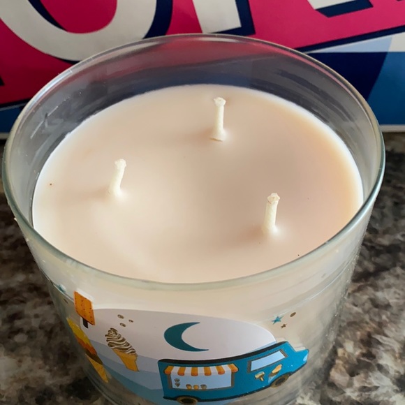 Bath & body Works 3- wick candles ice cream bar - Picture 4 of 4